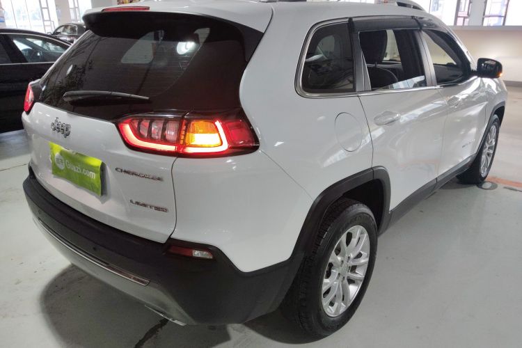 Jeep 自由光 2019款 2.0T 两驱智享版 国V车身外观7