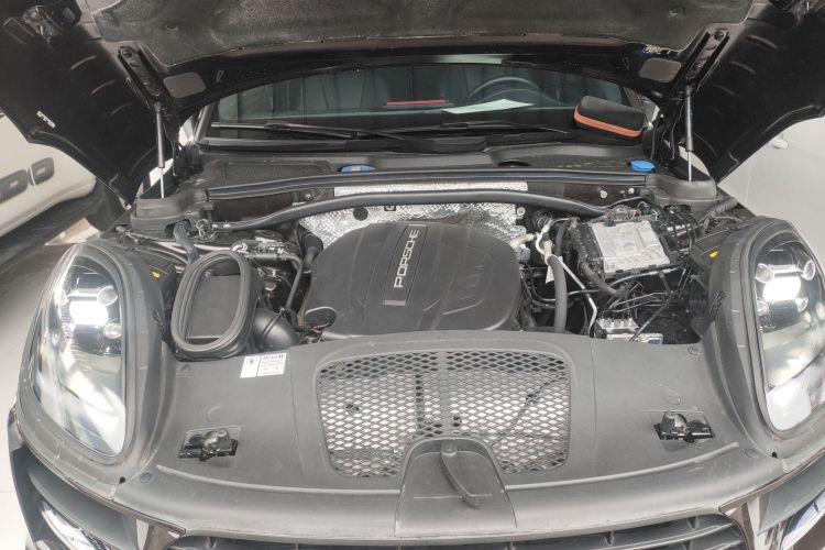 保时捷 2018款 Macan 2.0T机舱底盘24