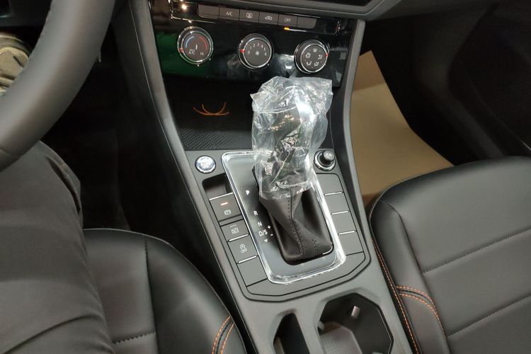 大众 宝来 2025款 200TSI DSG悦行PRO版中控内饰18