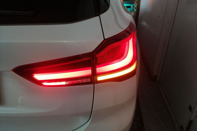 宝马X1 2021款 改款 sDrive25Li 领先型车身外观9