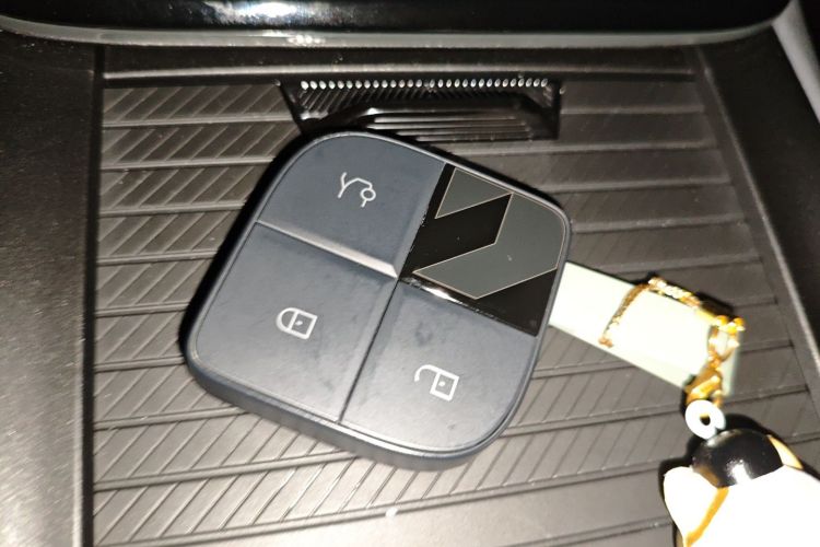 领克08 EM-P 2025款 120km 长续航Pro中控内饰11