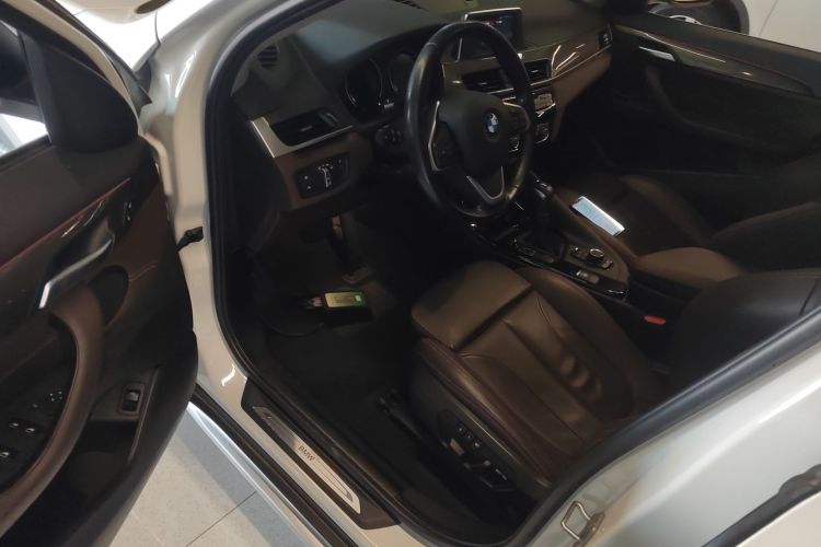 宝马X1 2019款 sDrive18Li 尊享型中控内饰7003