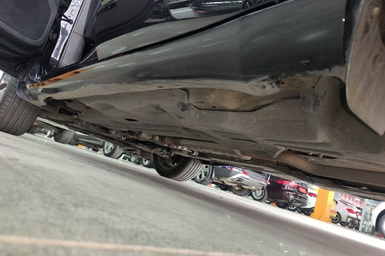 Jeep 自由光 2021款 2.0T 四驱80周年纪念版局部细节9002