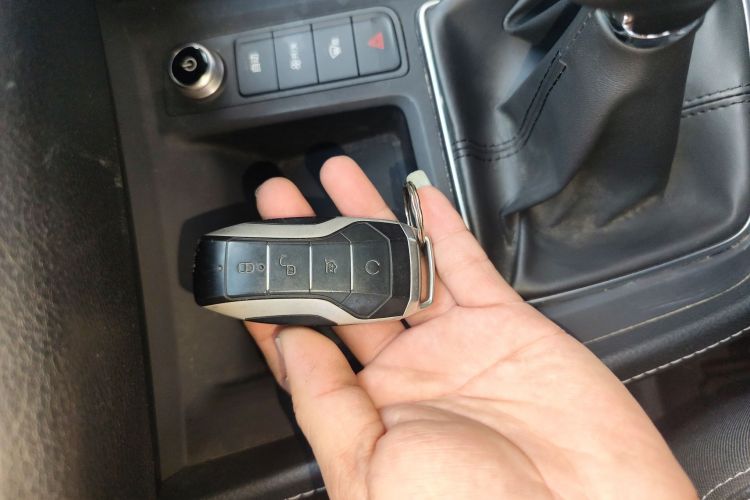 比亚迪 宋MAX 2021款 升级版 1.5T 手动豪华型 7座中控内饰11