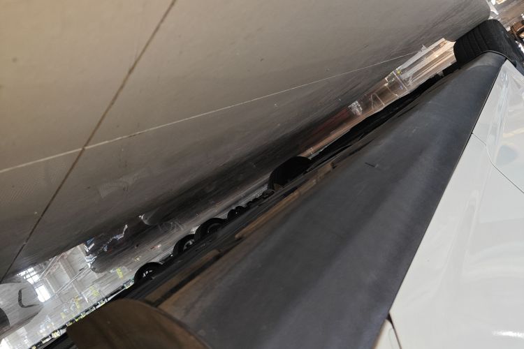 福特 福克斯 2018款 三厢经典 EcoBoost 180 自动精英型机舱底盘30