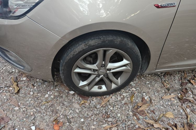 吉利汽车 帝豪GL 2017款 1.3T DCT尊贵型车身外观6007