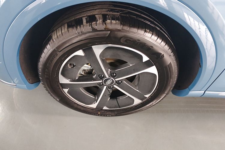 鸿蒙智行 尚界H5 2025款 增程 Max车身外观6007