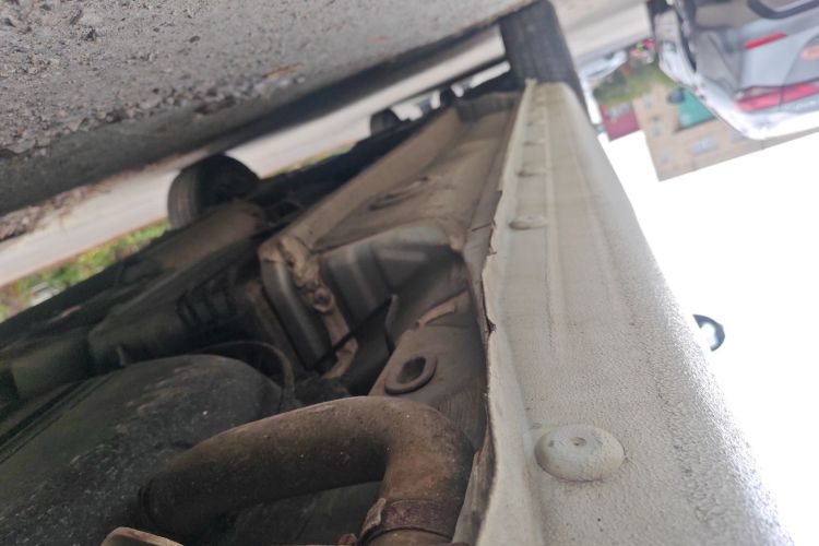 比亚迪F3 2015款 节能版 1.5L 手动舒适型机舱底盘30