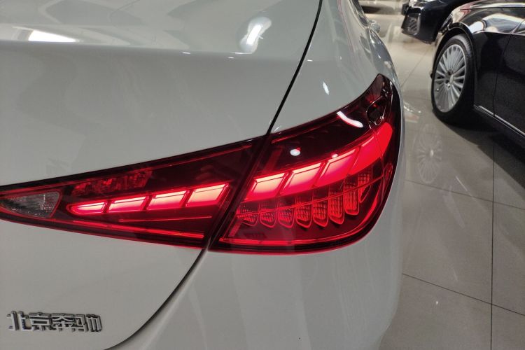 奔驰C级 2022款 C 200 L 运动版车身外观9