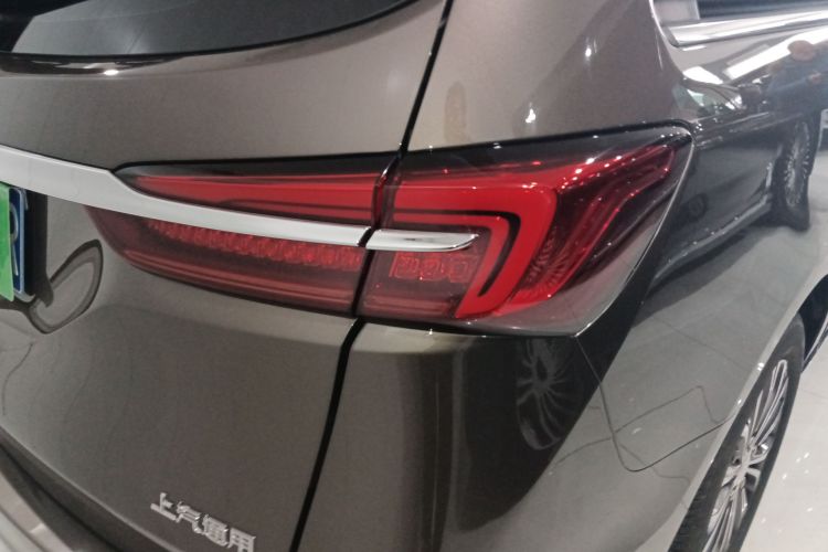 别克GL8 2023款 陆上公务舱 智享型车身外观6006