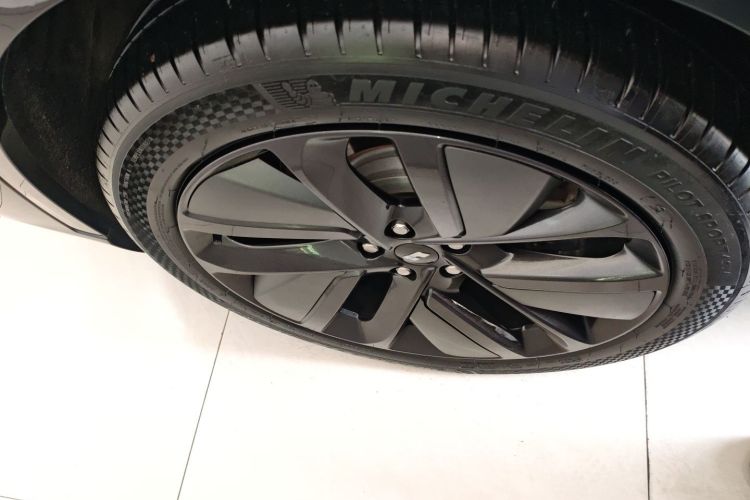 理想汽车 理想L9 2023款 Pro车身外观6008