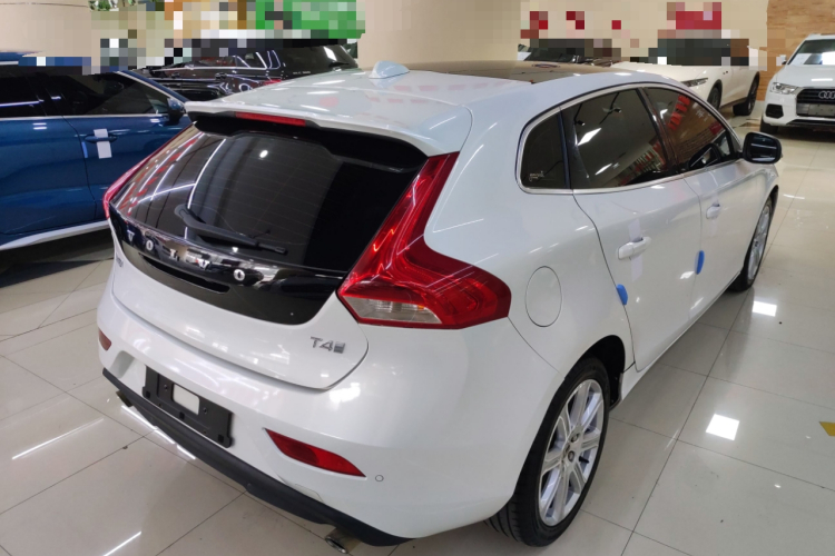 沃尔沃V40 2017款 T4 智雅版车身外观7