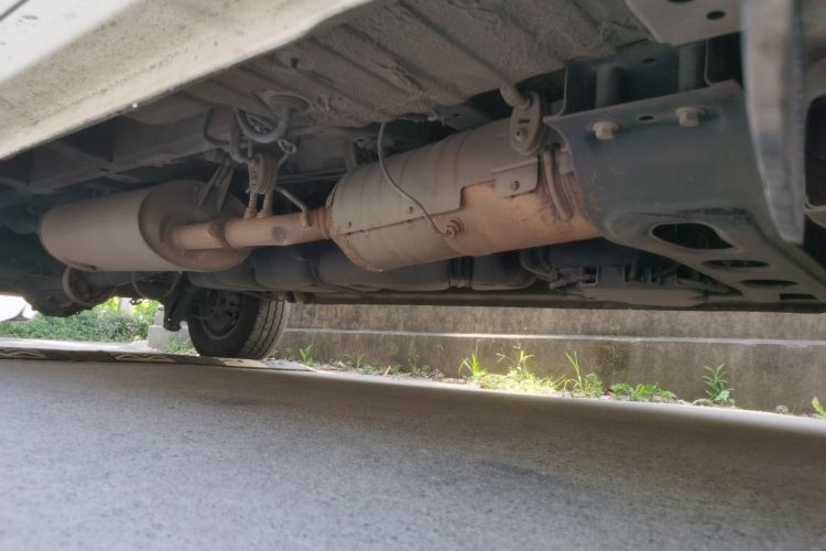 上汽大通MAXUS 新途V90 2019款 2.0T自动智多星后驱单胎长轴高顶7座局部细节9001