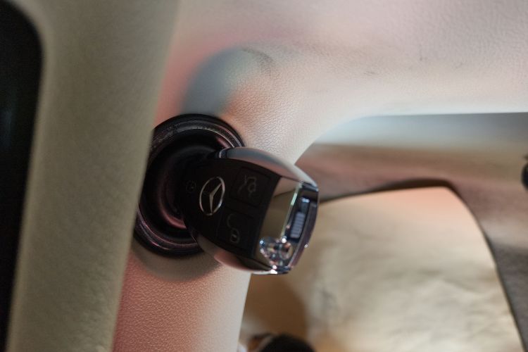 奔驰R级 2017款 R 320 4MATIC 商务型臻藏版中控内饰11