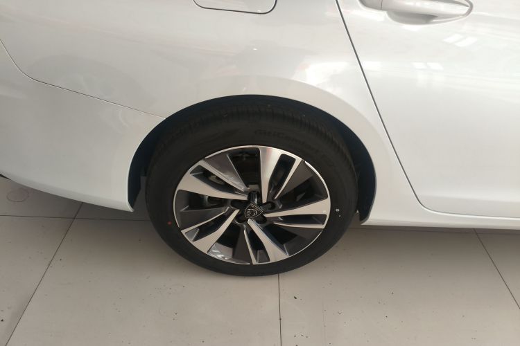 标致408 2022款 1.6T 追光版车身外观6008