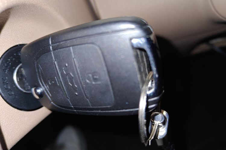 五菱汽车 宏光MINIEV 2025款 四门版 进阶款中控内饰7001