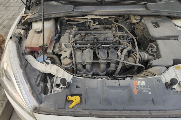 福特 福克斯 2017款 两厢 1.6L 自动风尚型智行版局部细节9006