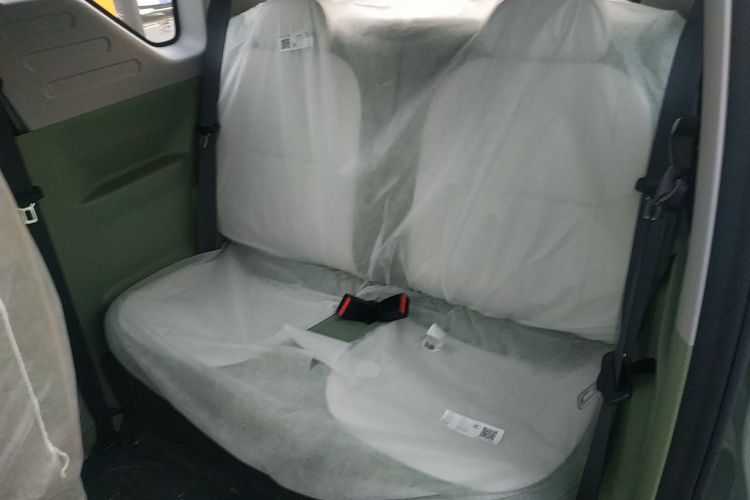 吉利银河 2025款 210km 熊猫骑士中控内饰7004