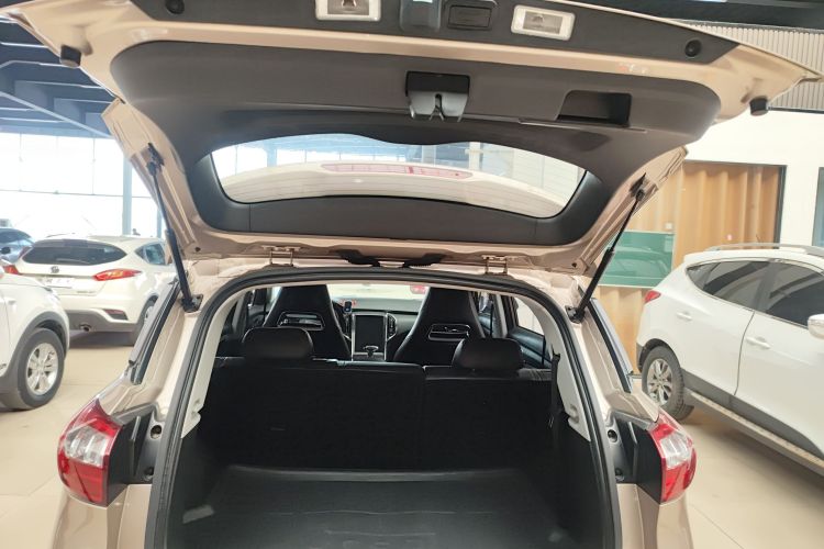 猎豹汽车 猎豹CS9 2017款 1.5L CVT精英型机舱底盘23