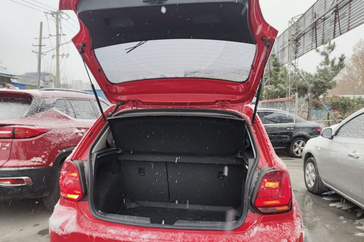 大众 Polo 2016款 1.6L 自动舒适型机舱底盘23