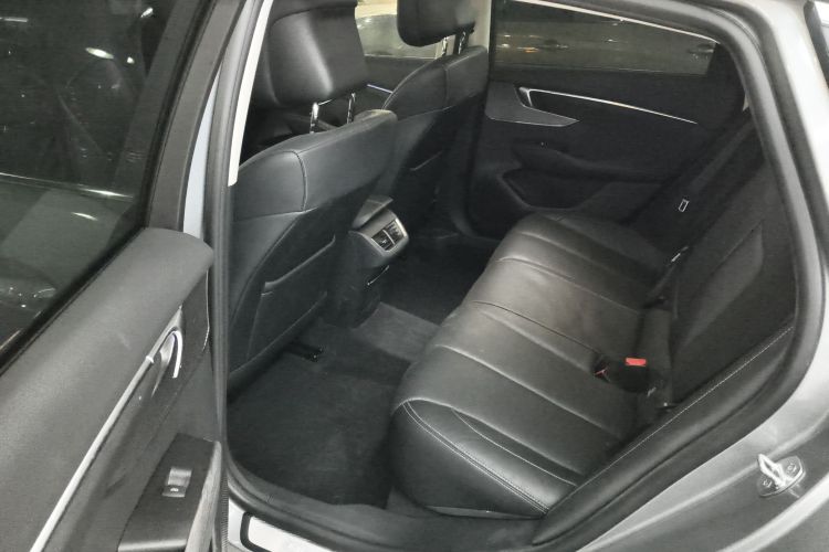 别克 君越 2023款 28T 越尊版中控内饰21