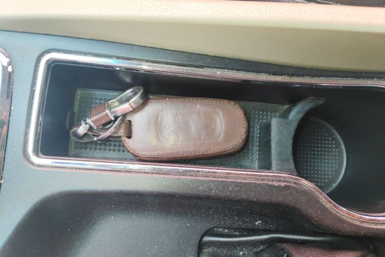 吉利汽车 帝豪 2017款 三厢百万款 1.5L 手动豪华型中控内饰11