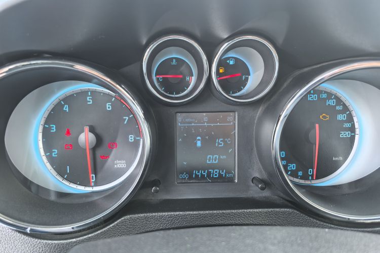 长安CS35 2014款 1.6L 手动豪华型 国IV中控内饰14