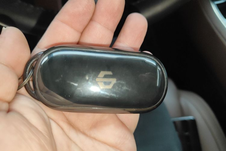 零跑汽车 零跑C01 2023款 630四驱性能版中控内饰11