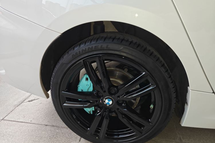 宝马1系 2023款 125i M运动曜夜版车身外观6008