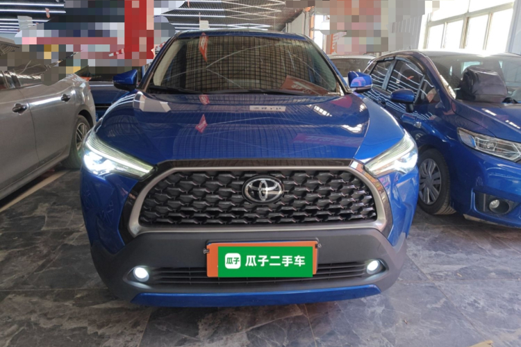 丰田 卡罗拉锐放 2022款 2.0L 豪华版车身外观2