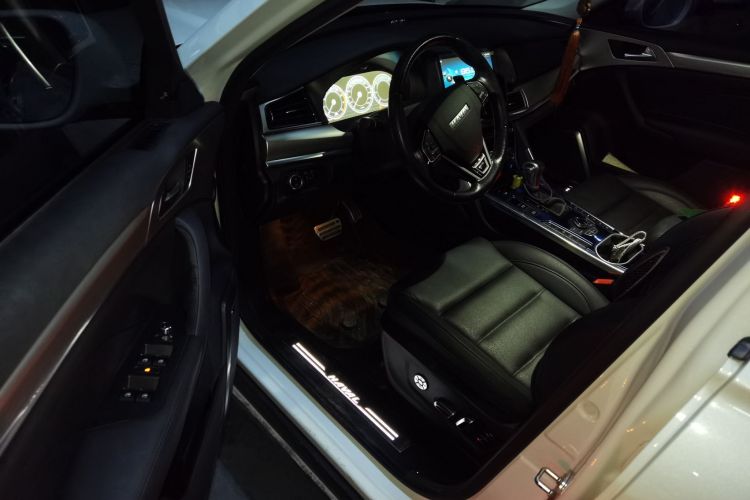 哈弗H7 2017款 红标H7 2.0T 自动尊贵型中控内饰20