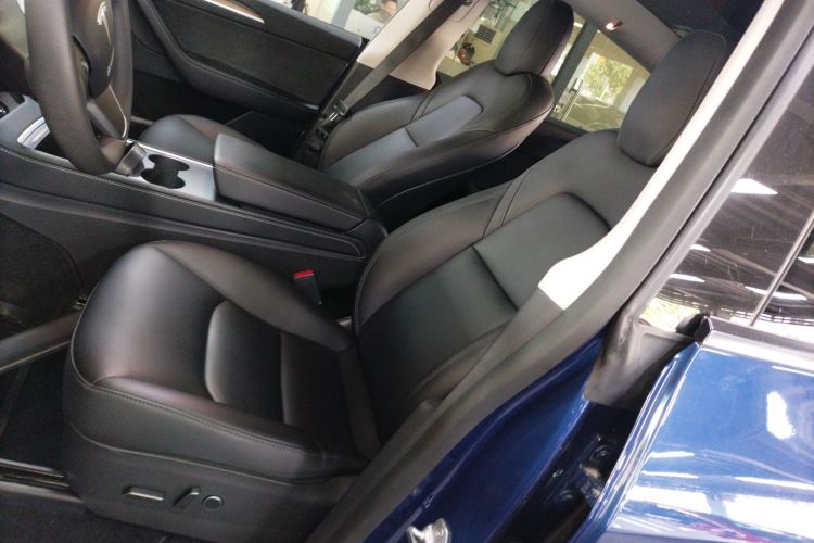 特斯拉 Model Y 2021款 标准续航后驱版局部细节19