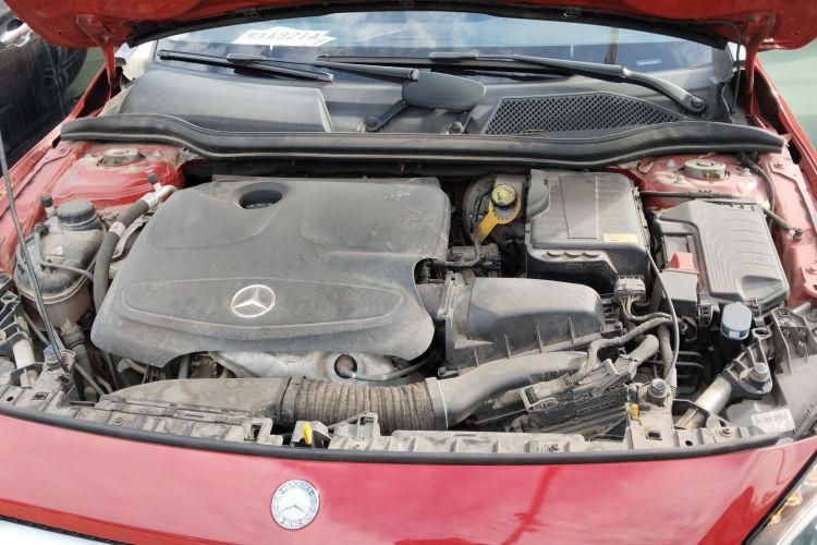 奔驰GLA 2015款 GLA 200 时尚型机舱底盘24