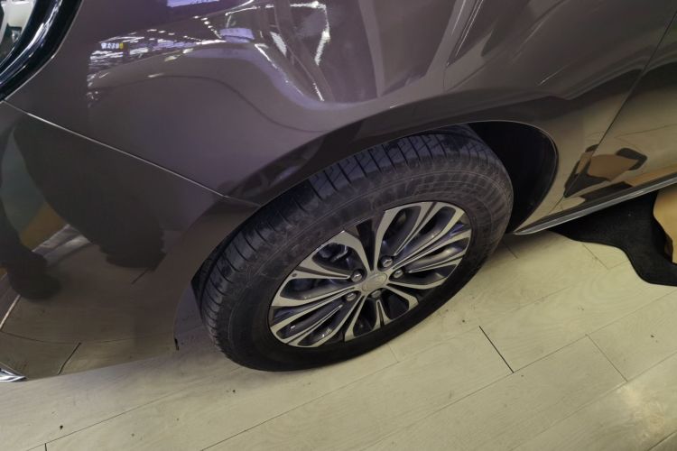 别克GL8 2023款 陆上公务舱 652T 豪华型车身外观6007