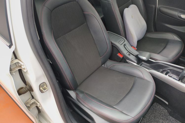 雪铁龙C3-XR 2015款 1.6L 自动先锋型局部细节41