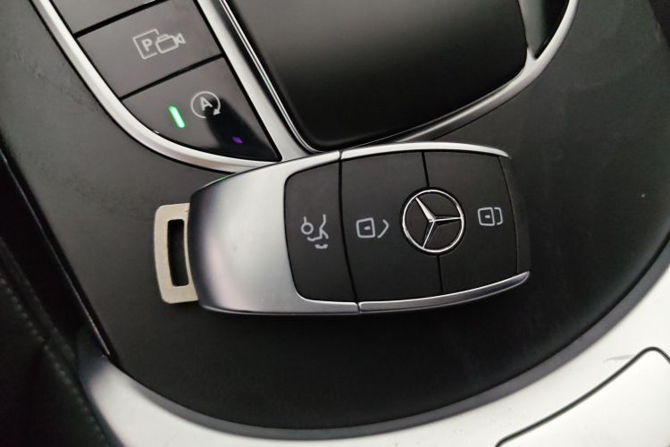 奔驰C级 2021款 C 200 L 时尚型运动版中控内饰7001