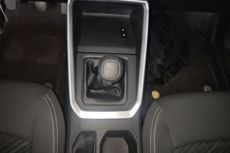 五菱汽车 五菱星驰 2022款 1.5L 手动自由型中控内饰18