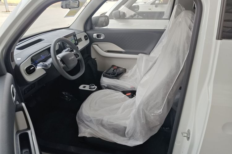 吉利银河 熊猫 2025款 210km 元气熊中控内饰19