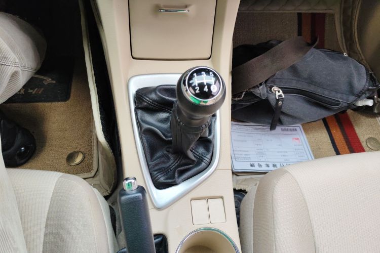 丰田 卡罗拉 2014款 1.6L 手动GL局部细节18