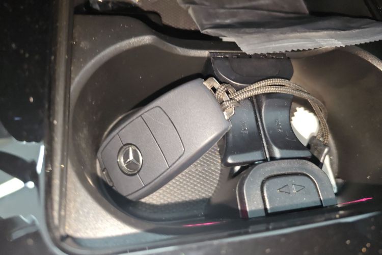 奔驰A级 2023款 A 200 L 时尚型中控内饰11