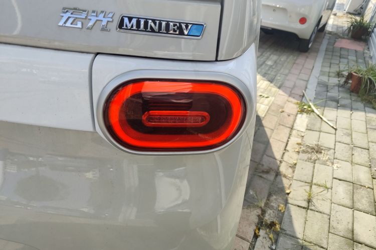 五菱汽车 宏光MINIEV 2024款 第三代 215km 青春版车身外观9