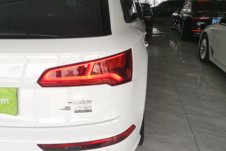 奥迪Q5L 2020款 45 TFSI 尊享时尚型车身外观9