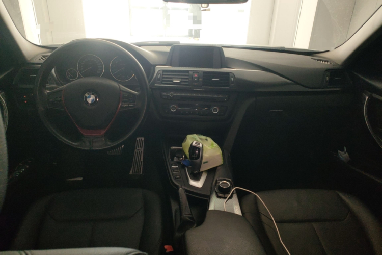 宝马3系 2015款 320Li 超悦版时尚型中控内饰12