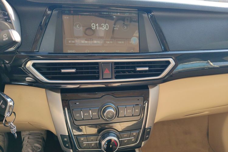 众泰 大迈X5 2017款 超值版 1.6L 手动时尚型中控内饰16