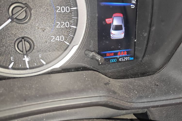 丰田 卡罗拉 2019款 双擎 1.8L E-CVT GL-i精英版中控内饰15