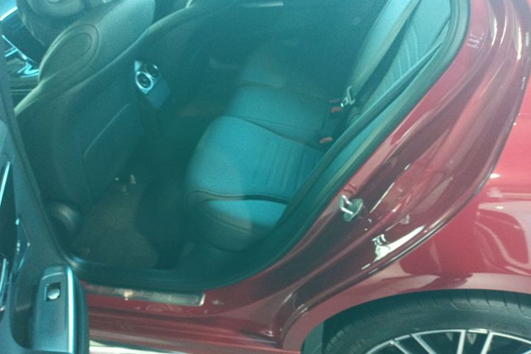 奔驰C级 2024款 C 200 L 运动版中控内饰21