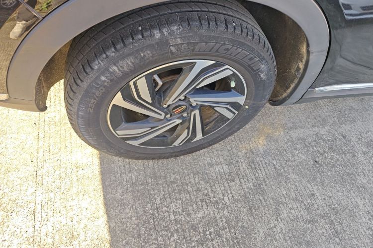 红旗HS5 2022款 2.0T 智联旗享版车身外观6008