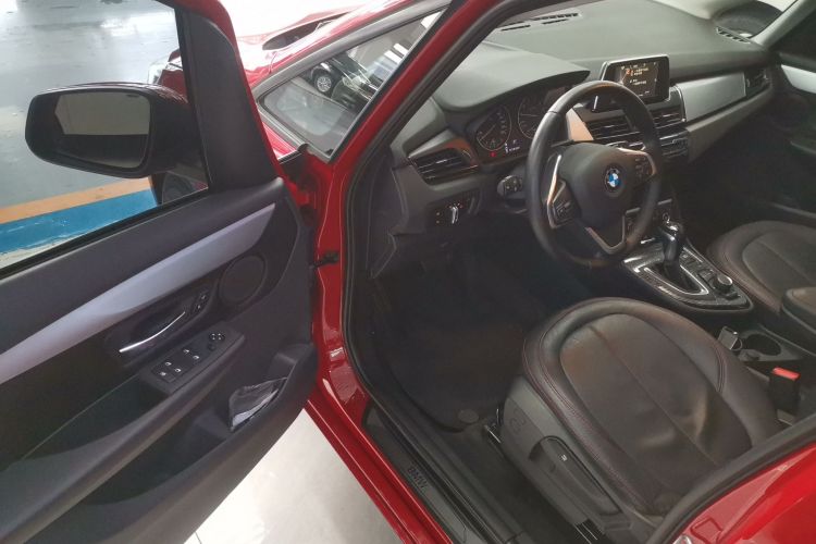 宝马2系旅行车 2016款 218i 领先型中控内饰7003