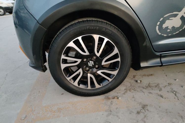 铃木 雨燕 2016款 1.5L 自动时尚型酷玩版车身外观6008