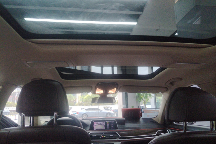 宝马7系 2021款 730Li 豪华套装局部细节22